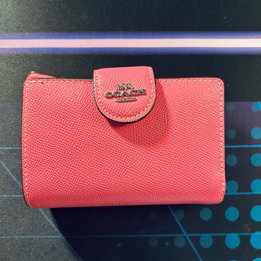 Pink Coach Medium Leather Corner Zip Wallet